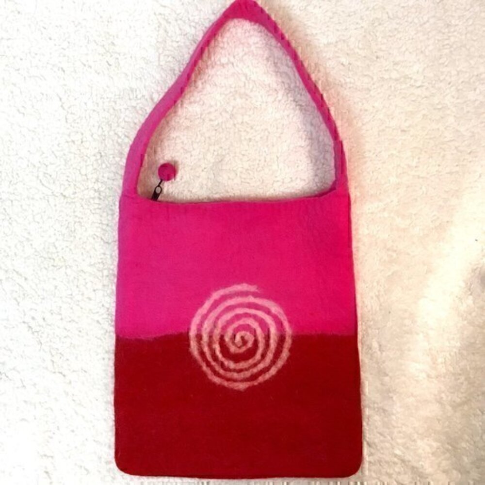 Nota Bene Handcrafted Natural Wool Shoulder Bag